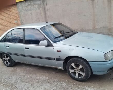 Серый Опель Омега, объемом двигателя 0 л и пробегом 1000 тыс. км за 667 $, фото 1 на Automoto.ua