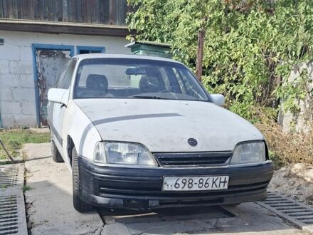 Сірий Опель Омега, об'ємом двигуна 2 л та пробігом 380 тис. км за 670 $, фото 1 на Automoto.ua