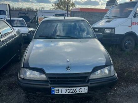Серый Опель Омега, объемом двигателя 2 л и пробегом 200 тыс. км за 650 $, фото 1 на Automoto.ua