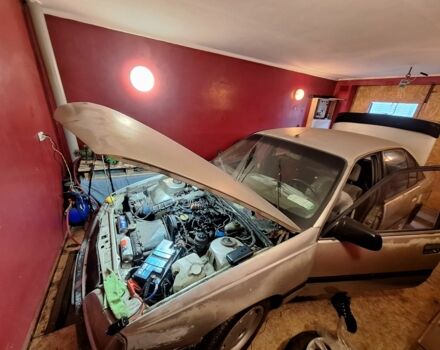 Серый Опель Омега, объемом двигателя 1.8 л и пробегом 240 тыс. км за 500 $, фото 1 на Automoto.ua