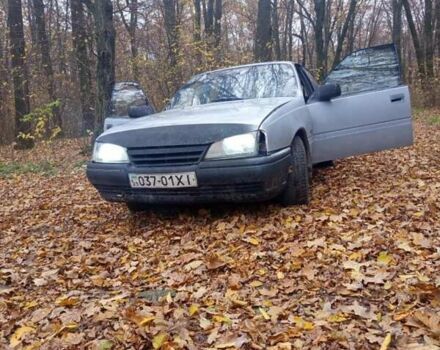 Серый Опель Омега, объемом двигателя 2 л и пробегом 400 тыс. км за 600 $, фото 1 на Automoto.ua
