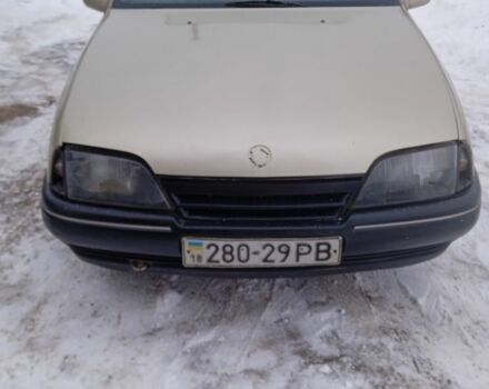 Серый Опель Омега, объемом двигателя 2 л и пробегом 292 тыс. км за 1100 $, фото 1 на Automoto.ua