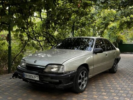 Опель Омега 1989 в Одессе на Automoto.ua Серый Опель Омега, объемом двигателя 2 л и пробегом 300 тыс. км за 1100 $, фото 1 на Automoto.ua