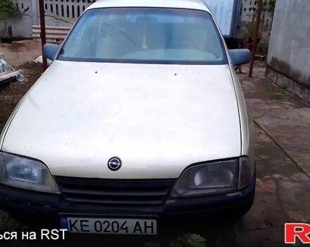 Серый Опель Омега, объемом двигателя 1.8 л и пробегом 500 тыс. км за 1000 $, фото 1 на Automoto.ua