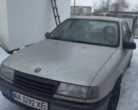 Серый Опель Омега, объемом двигателя 1.6 л и пробегом 100 тыс. км за 1113 $, фото 1 на Automoto.ua