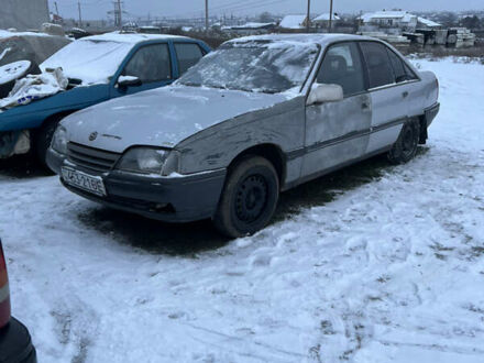 Сірий Опель Омега, об'ємом двигуна 2 л та пробігом 200 тис. км за 800 $, фото 1 на Automoto.ua