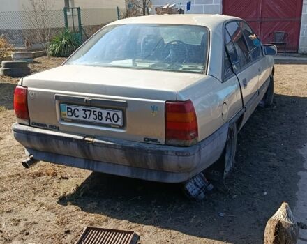 Серый Опель Омега, объемом двигателя 2 л и пробегом 200 тыс. км за 600 $, фото 1 на Automoto.ua
