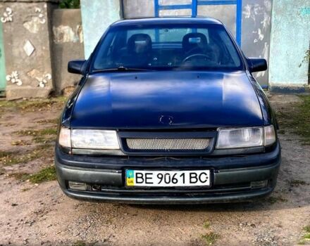 Опель Омега 1990 в Николаеве на Automoto.ua Серый Опель Омега, объемом двигателя 2 л и пробегом 529 тыс. км за 1000 $, фото 1 на Automoto.ua