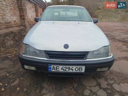 Опель Омега 1991 в Кривом Роге на Automoto.ua Серый Опель Омега, объемом двигателя 2 л и пробегом 135 тыс. км за 1009 $, фото 1 на Automoto.ua