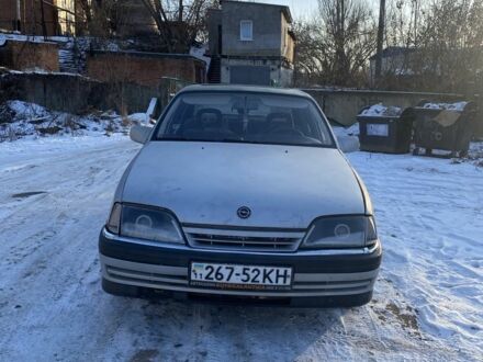 Серый Опель Омега, объемом двигателя 2 л и пробегом 299 тыс. км за 850 $, фото 1 на Automoto.ua