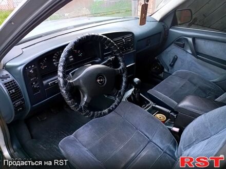 Опель Омега 1991 в Черкассах на Automoto.ua Серый Опель Омега, объемом двигателя 2 л и пробегом 280 тыс. км за 1100 $, фото 1 на Automoto.ua