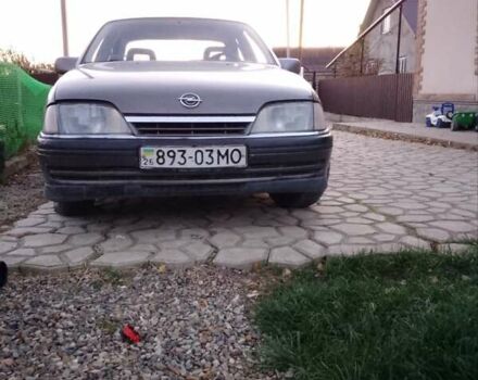 Серый Опель Омега, объемом двигателя 2 л и пробегом 320 тыс. км за 750 $, фото 1 на Automoto.ua