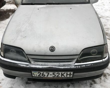 Серый Опель Омега, объемом двигателя 2 л и пробегом 120 тыс. км за 879 $, фото 1 на Automoto.ua