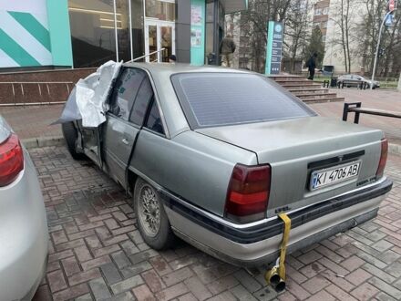 Сірий Опель Омега, об'ємом двигуна 2 л та пробігом 300 тис. км за 500 $, фото 1 на Automoto.ua