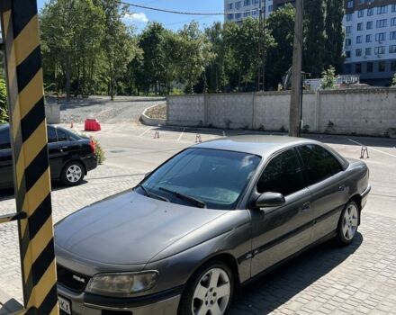 Серый Опель Омега, объемом двигателя 2 л и пробегом 248 тыс. км за 2600 $, фото 1 на Automoto.ua