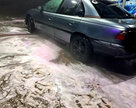 Серый Опель Омега, объемом двигателя 2 л и пробегом 350 тыс. км за 2800 $, фото 1 на Automoto.ua