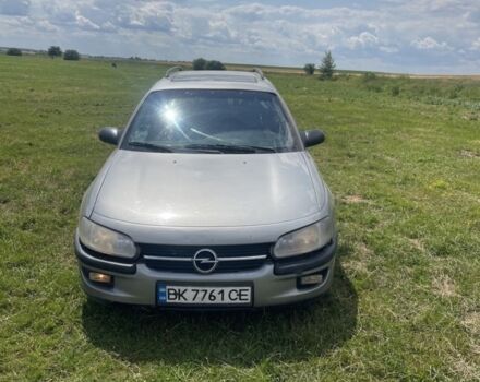 Сірий Опель Омега, об'ємом двигуна 2 л та пробігом 250 тис. км за 1300 $, фото 1 на Automoto.ua
