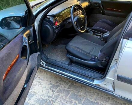 Сірий Опель Омега, об'ємом двигуна 2 л та пробігом 300 тис. км за 3000 $, фото 1 на Automoto.ua