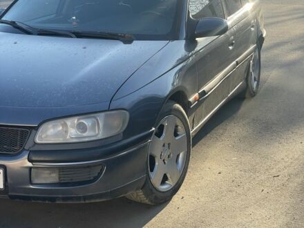 Серый Опель Омега, объемом двигателя 2 л и пробегом 350 тыс. км за 1800 $, фото 1 на Automoto.ua