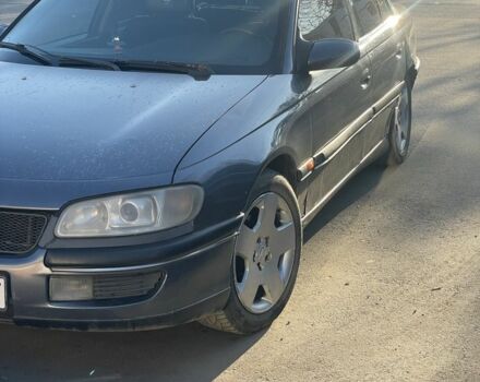 Серый Опель Омега, объемом двигателя 2 л и пробегом 350 тыс. км за 1800 $, фото 1 на Automoto.ua