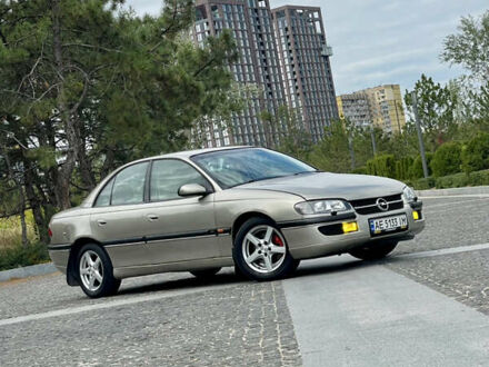 Опель Омега 1996 у Дніпро (Дніпропетровську) на Automoto.ua Сірий Опель Омега, об'ємом двигуна 2 л та пробігом 526 тис. км за 4000 $, фото 1 на Automoto.ua