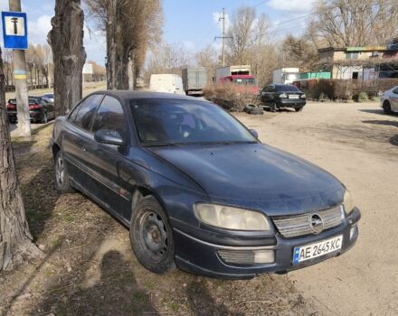 Серый Опель Омега, объемом двигателя 2 л и пробегом 300 тыс. км за 700 $, фото 1 на Automoto.ua