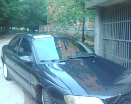 Сірий Опель Омега, об'ємом двигуна 2 л та пробігом 240 тис. км за 2650 $, фото 1 на Automoto.ua
