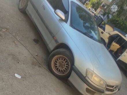 Серый Опель Омега, объемом двигателя 2 л и пробегом 350 тыс. км за 1200 $, фото 1 на Automoto.ua