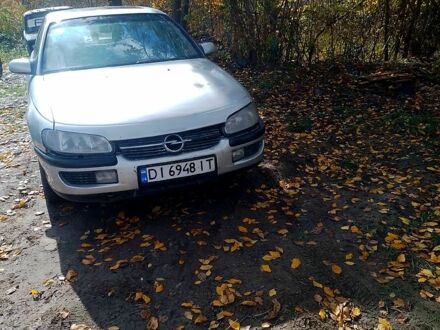 Сірий Опель Омега, об'ємом двигуна 2 л та пробігом 300 тис. км за 2000 $, фото 1 на Automoto.ua