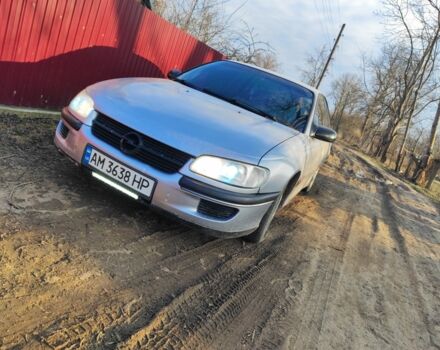 Серый Опель Омега, объемом двигателя 2 л и пробегом 256 тыс. км за 2000 $, фото 1 на Automoto.ua