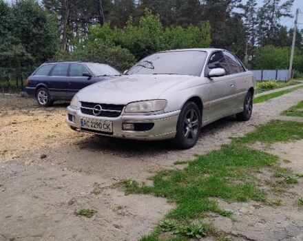Серый Опель Омега, объемом двигателя 2 л и пробегом 300 тыс. км за 2600 $, фото 1 на Automoto.ua