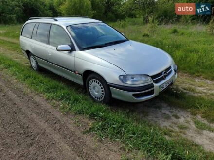 Опель Омега 1996 в Луцке на Automoto.ua Серый Опель Омега, объемом двигателя 2 л и пробегом 70 тыс. км за 1550 $, фото 1 на Automoto.ua
