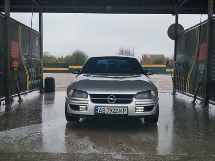 Серый Опель Омега, объемом двигателя 2 л и пробегом 367 тыс. км за 2400 $, фото 1 на Automoto.ua