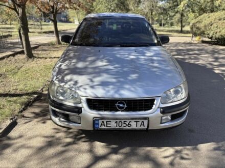 Сірий Опель Омега, об'ємом двигуна 2.5 л та пробігом 2 тис. км за 2000 $, фото 1 на Automoto.ua