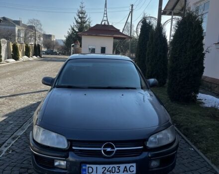 Серый Опель Омега, объемом двигателя 2 л и пробегом 315 тыс. км за 1900 $, фото 1 на Automoto.ua