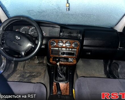 Сірий Опель Омега, об'ємом двигуна 2 л та пробігом 275 тис. км за 2500 $, фото 1 на Automoto.ua