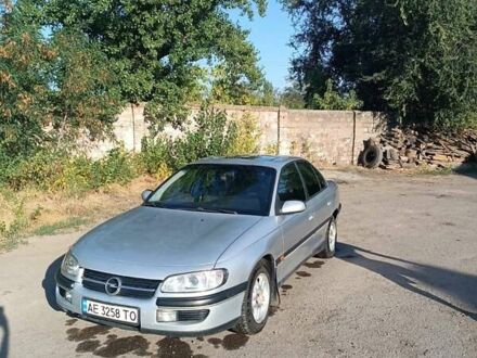 Опель Омега 1998 в Кривом Роге на Automoto.ua Серый Опель Омега, объемом двигателя 2 л и пробегом 344 тыс. км за 2200 $, фото 1 на Automoto.ua