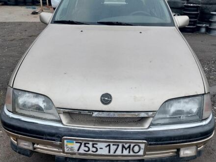 Опель Омега 1998 в Житомире на Automoto.ua Серый Опель Омега, объемом двигателя 0 л и пробегом 222 тыс. км за 450 $, фото 1 на Automoto.ua