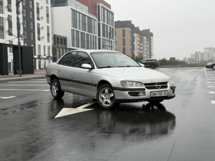 Серый Опель Омега, объемом двигателя 2.5 л и пробегом 407 тыс. км за 1490 $, фото 1 на Automoto.ua