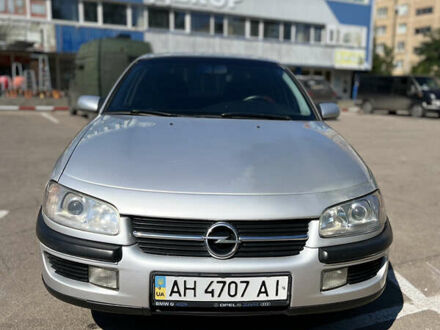 Сірий Опель Омега, об'ємом двигуна 2 л та пробігом 202 тис. км за 2600 $, фото 1 на Automoto.ua