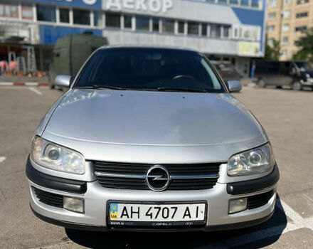 Серый Опель Омега, объемом двигателя 2 л и пробегом 202 тыс. км за 2600 $, фото 1 на Automoto.ua