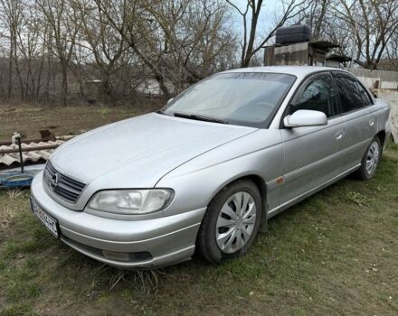 Серый Опель Омега, объемом двигателя 2 л и пробегом 300 тыс. км за 4699 $, фото 1 на Automoto.ua