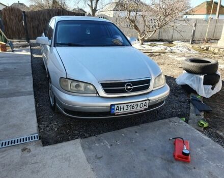 Сірий Опель Омега, об'ємом двигуна 2 л та пробігом 300 тис. км за 2500 $, фото 1 на Automoto.ua
