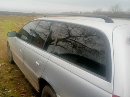 Сірий Опель Омега, об'ємом двигуна 2.2 л та пробігом 351 тис. км за 2500 $, фото 1 на Automoto.ua