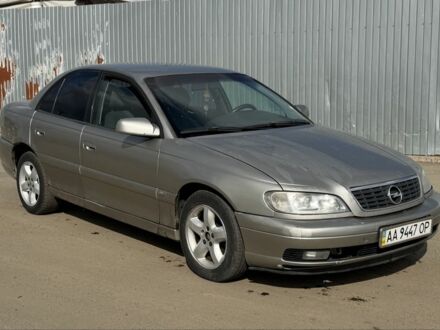 Серый Опель Омега, объемом двигателя 2.2 л и пробегом 300 тыс. км за 2200 $, фото 1 на Automoto.ua