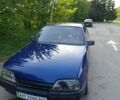 Синий Опель Омега, объемом двигателя 1.8 л и пробегом 331 тыс. км за 1500 $, фото 1 на Automoto.ua