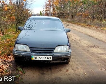 Синій Опель Омега, об'ємом двигуна 1.8 л та пробігом 300 тис. км за 1000 $, фото 10 на Automoto.ua