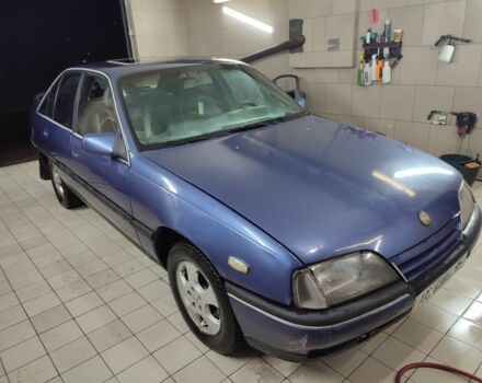 Синий Опель Омега, объемом двигателя 1.8 л и пробегом 250 тыс. км за 999 $, фото 1 на Automoto.ua