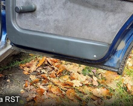 Синій Опель Омега, об'ємом двигуна 1.8 л та пробігом 300 тис. км за 1000 $, фото 6 на Automoto.ua