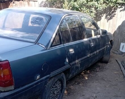 Синій Опель Омега, об'ємом двигуна 2 л та пробігом 290 тис. км за 700 $, фото 1 на Automoto.ua